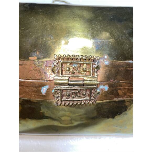 1930s Brass Pillow‎ Purse – Velvet Trim Vintage Art Deco Evening Bag - Picture 5 of 6